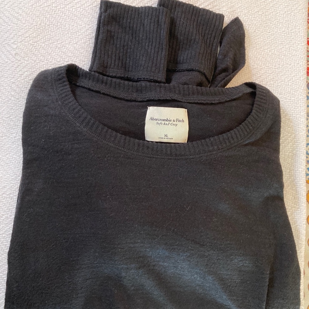 A&F black and blue sweater w tie knot in the front. Soft AF Cozy